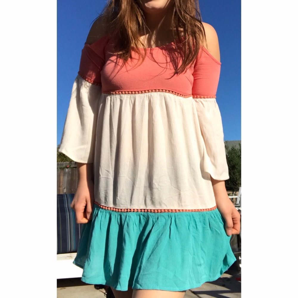 Tri-colored babydoll summer dress w/crochet detail